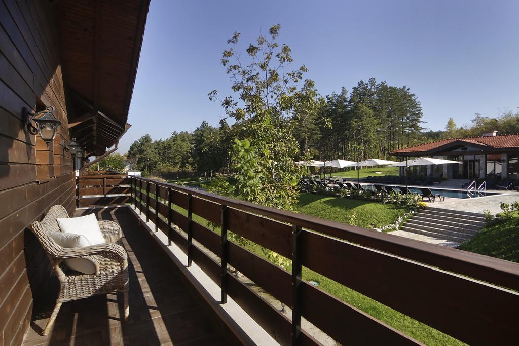 Esterra Vini Guest House Perushtitsa Buitenkant foto